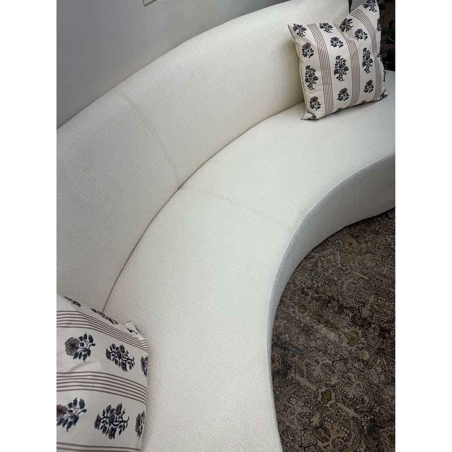 Four Hands Sanda Dining Banquette Kerbey Ivory Dining Banquette Curved Off White Fabric
