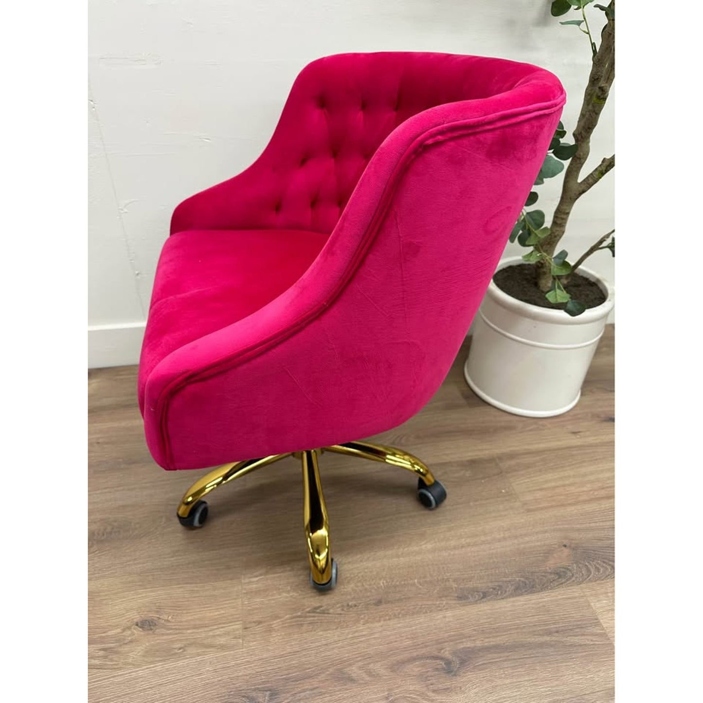 Lydia Task Chair-FUSHIA Hot Pink Gold Office Rolling Chair Tufted Barrel New Karat Home