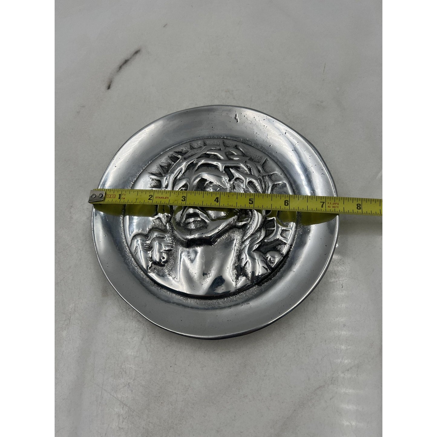 Jesus Christ Crown of Thorns Round Metal Relief Wall Plaque Silver Tone Hanging