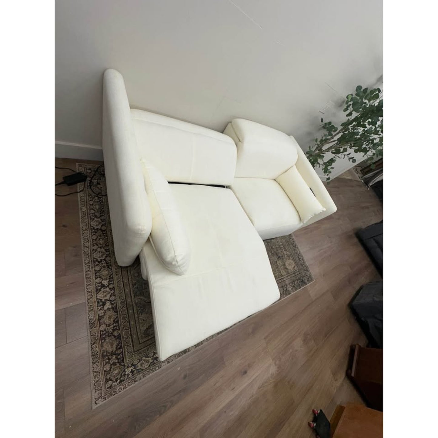 Sofa Couch Power Reclining with Power Headrest Ivory Side Pillows