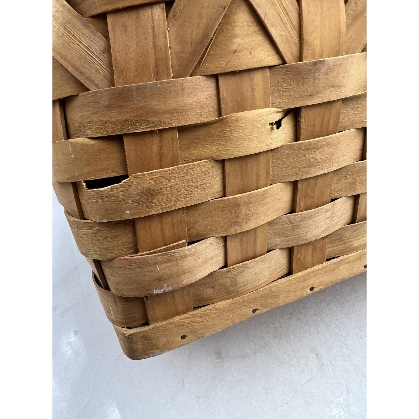 Woven Wood Splint Picnic Basket Tote Hinged Lid Lined Leather Strap Handles