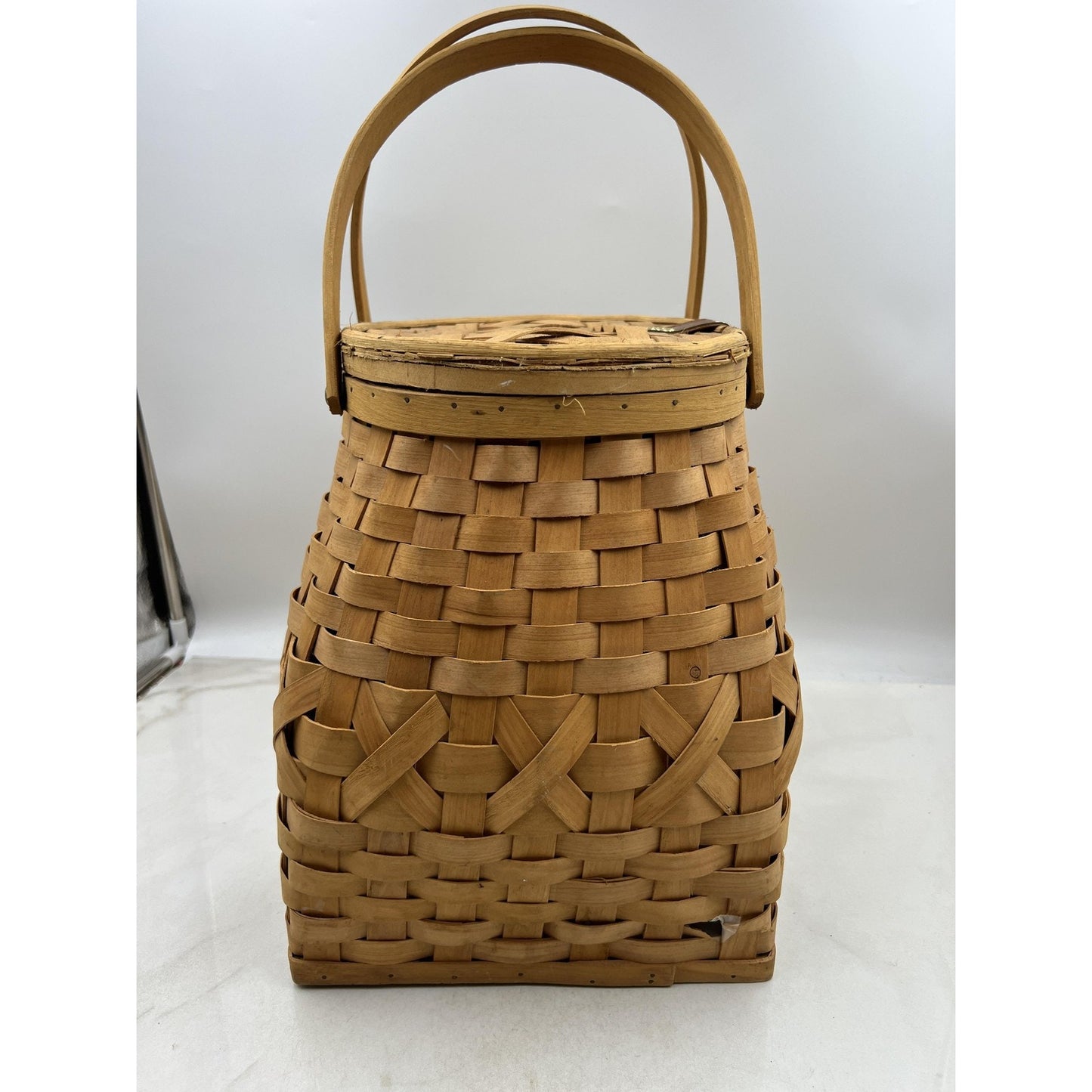 Woven Wood Splint Picnic Basket Tote Hinged Lid Lined Leather Strap Handles