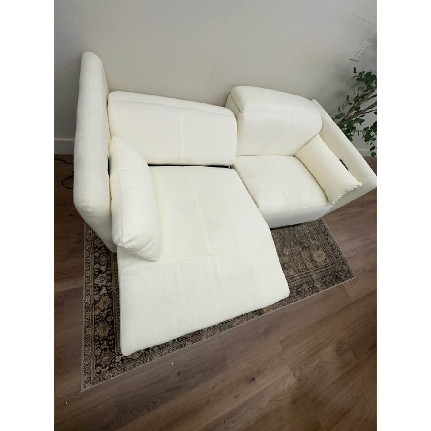 Sofa Couch Power Reclining with Power Headrest Ivory Side Pillows