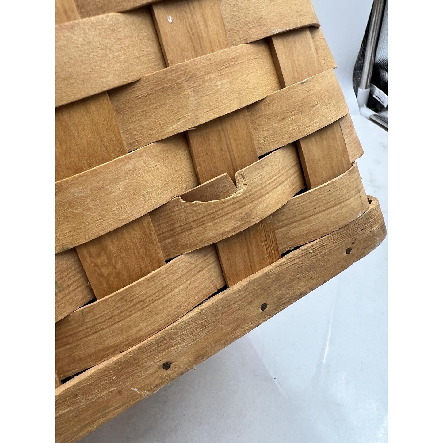 Woven Wood Splint Picnic Basket Tote Hinged Lid Lined Leather Strap Handles
