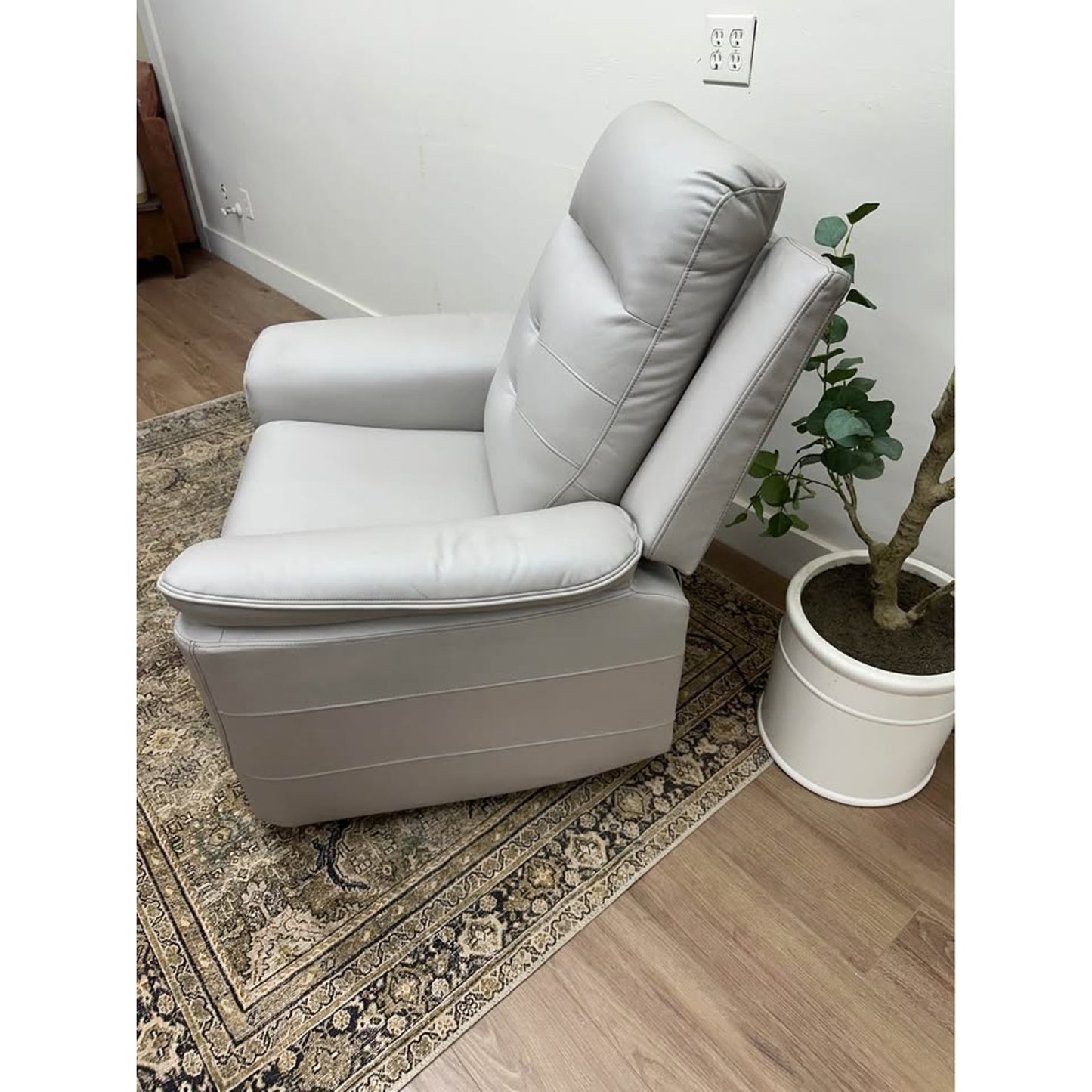 Alteo 39.4" Wide Modern Super Soft Premium Vegan Leather Power Recliner Gray Chair With USB