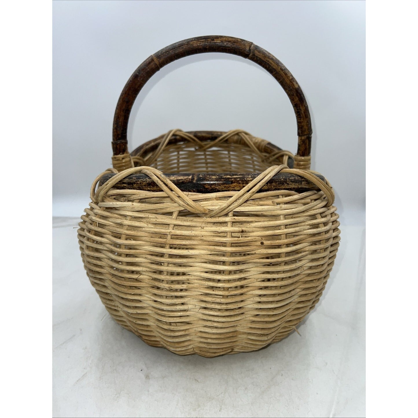 PRIMITIVE Vintage WOVEN Rattan Oak Splint EGG GATHERING BASKET Handle