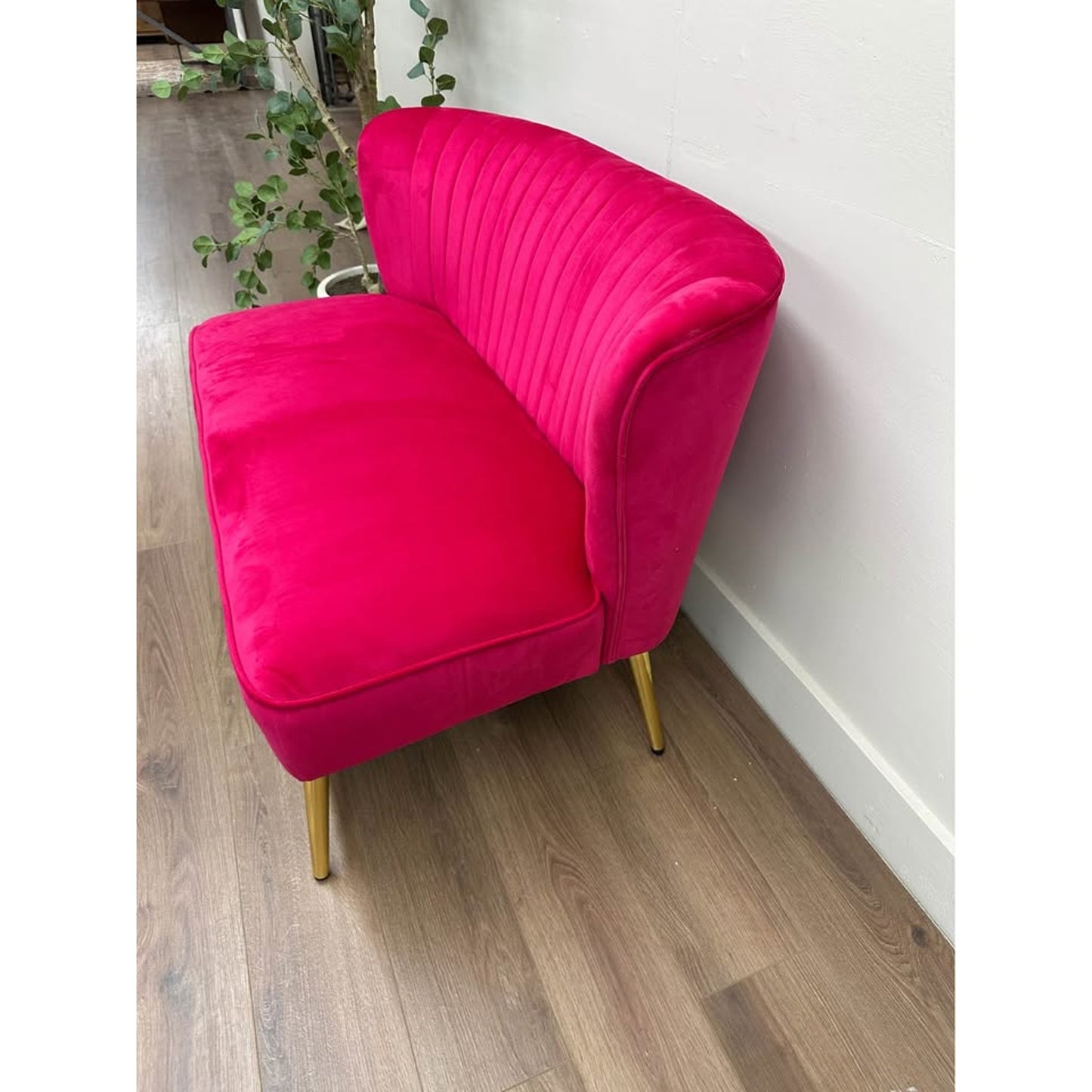 Monica Loveseat-FUCHSIA Hot Pink Velvet Fabric  Gold Legs Bench NEW