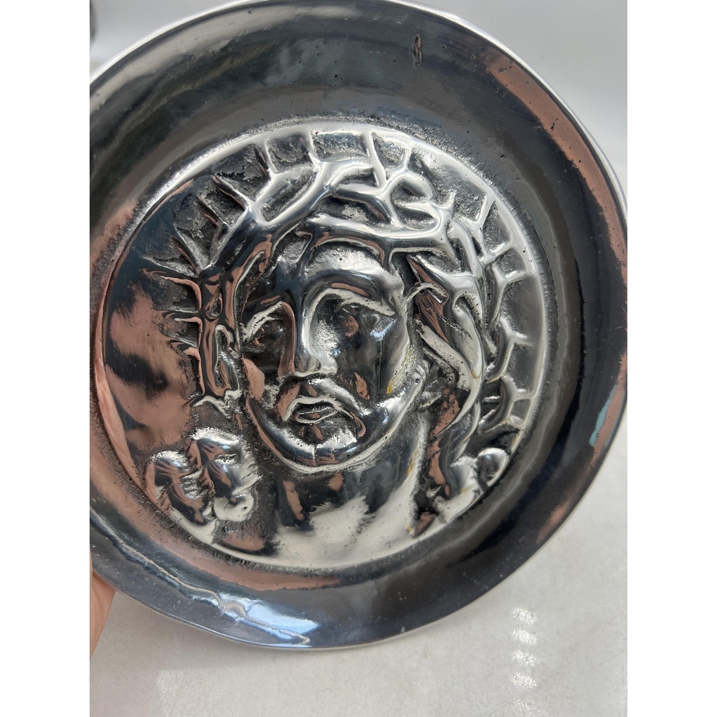 Jesus Christ Crown of Thorns Round Metal Relief Wall Plaque Silver Tone Hanging