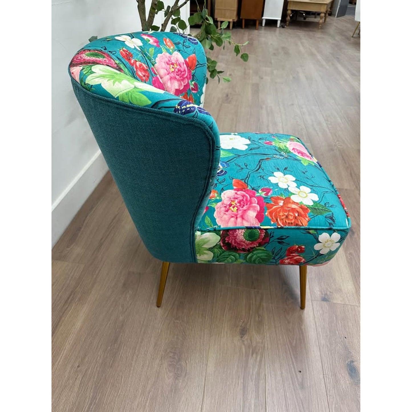 Amata Side Chair-Blue Floral Butterflies Anthro Style Gold Legs Vanity Chair Scalloped New Karat