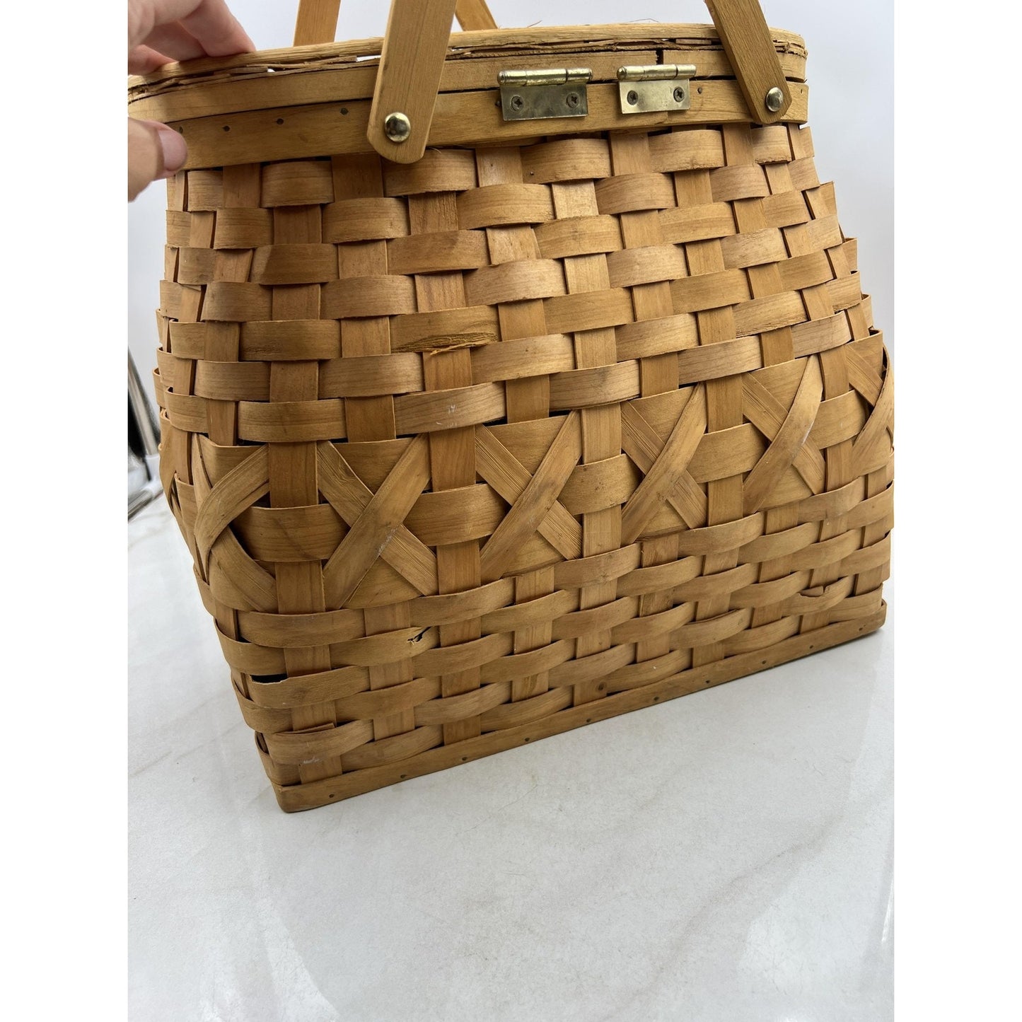 Woven Wood Splint Picnic Basket Tote Hinged Lid Lined Leather Strap Handles