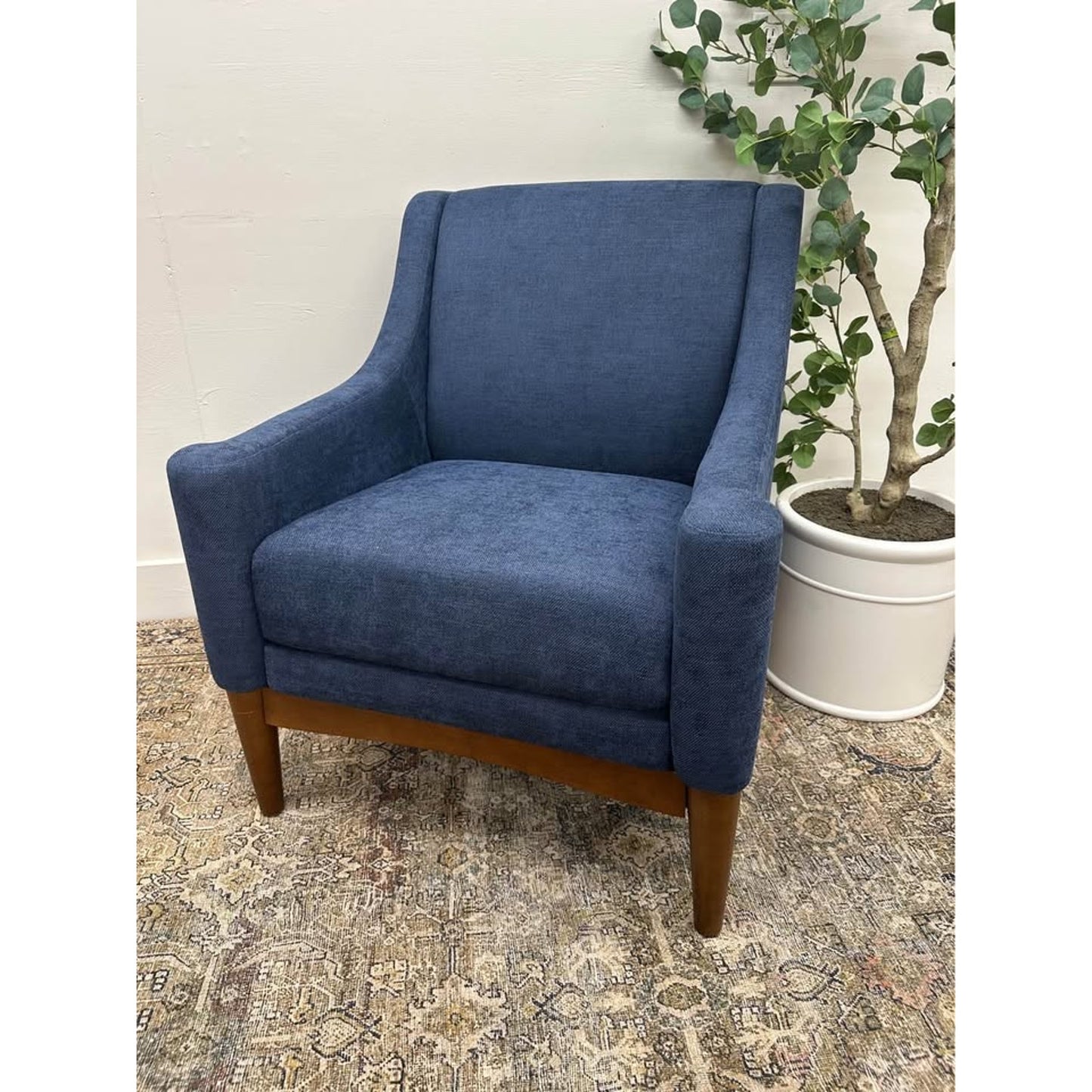 Benait Armchair-NAVY Fabric Upholstered Wood MCM Style Base