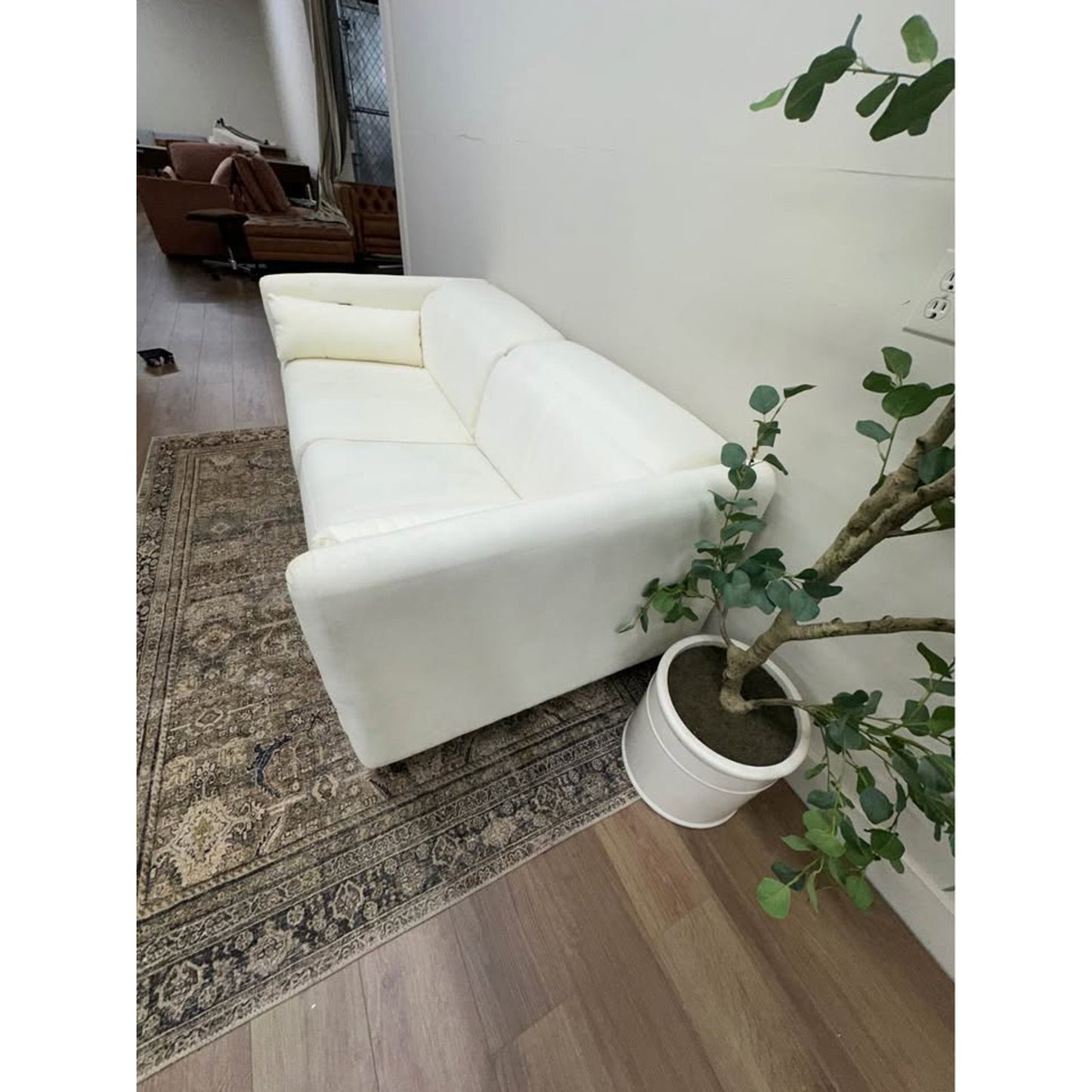 Sofa Couch Power Reclining with Power Headrest Ivory Side Pillows