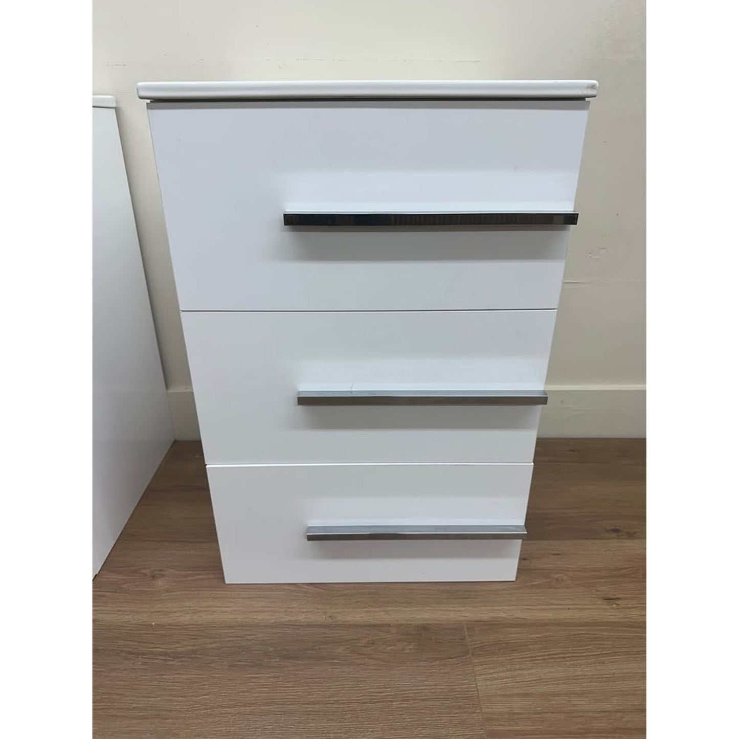 Marlaya 20" High Gloss White Silver Accents Bathroom Vanity w/Sink Set of 2