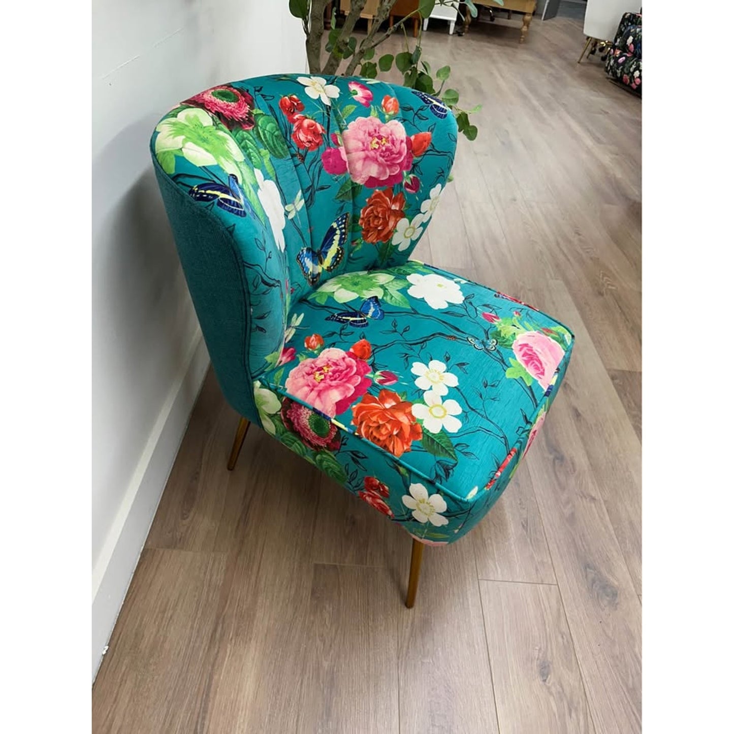 Amata Side Chair-Blue Floral Butterflies Anthro Style Gold Legs Vanity Chair Scalloped New Karat