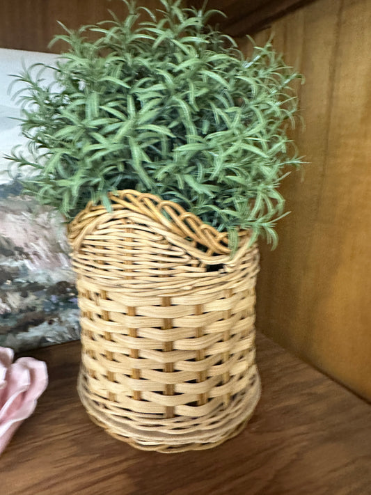 Vtg wicker plant holder