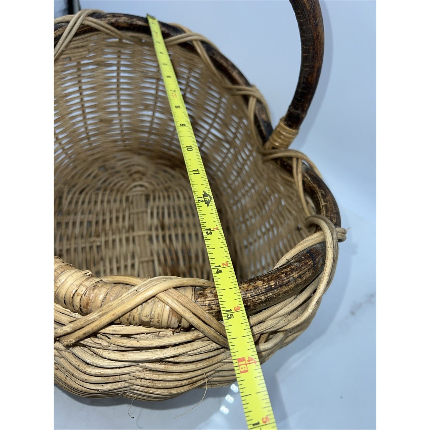 PRIMITIVE Vintage WOVEN Rattan Oak Splint EGG GATHERING BASKET Handle