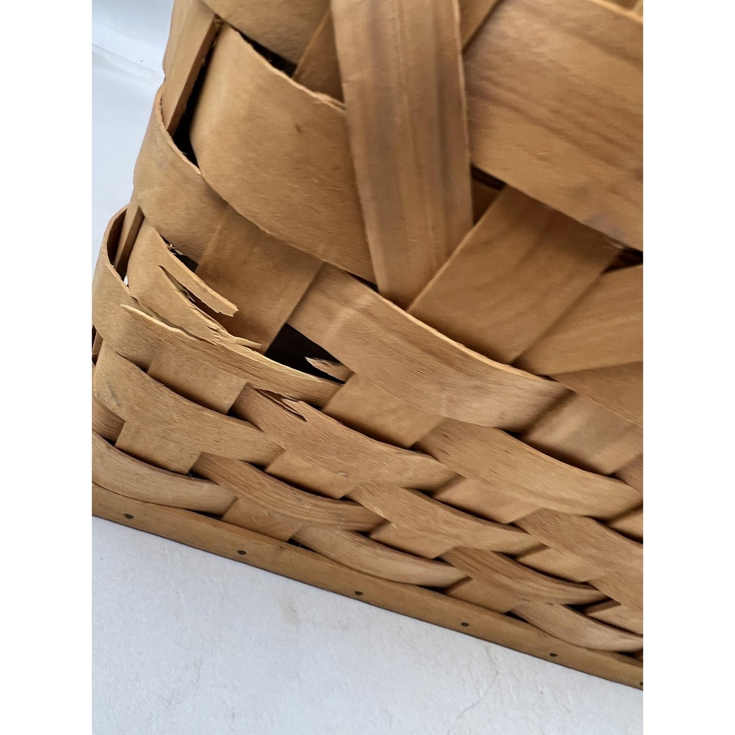 Woven Wood Splint Picnic Basket Tote Hinged Lid Lined Leather Strap Handles
