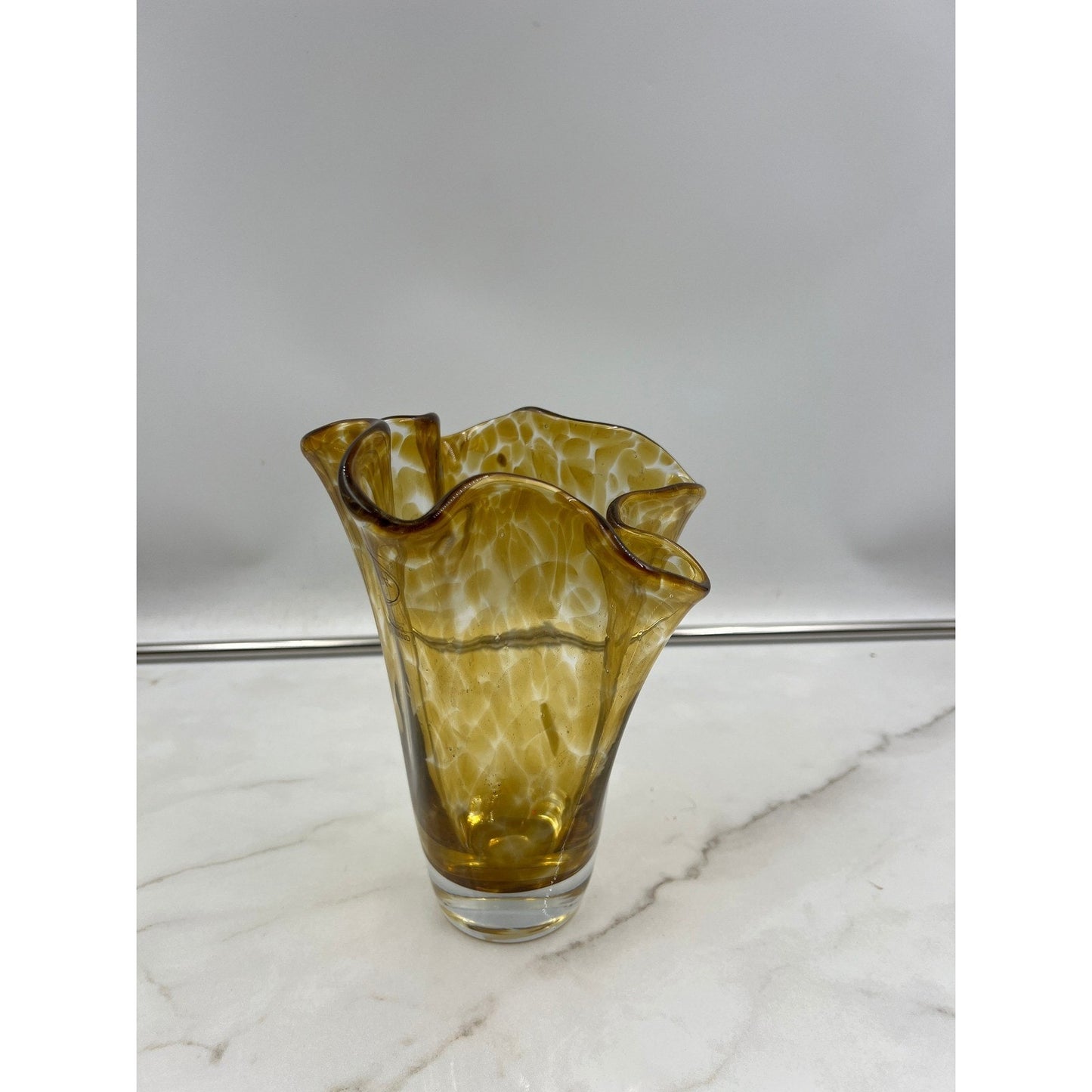 Jane Seymour Hand-Made Poland Amber Tortoise Art Glass Ruffled Handkerchief Vase