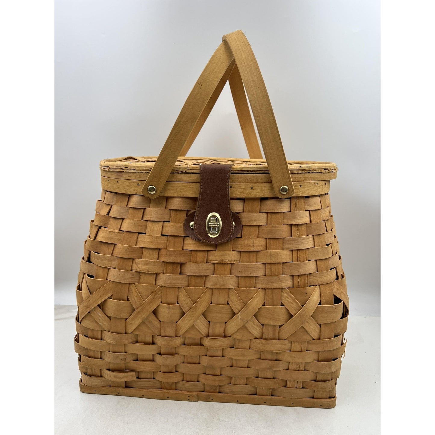 Woven Wood Splint Picnic Basket Tote Hinged Lid Lined Leather Strap Handles