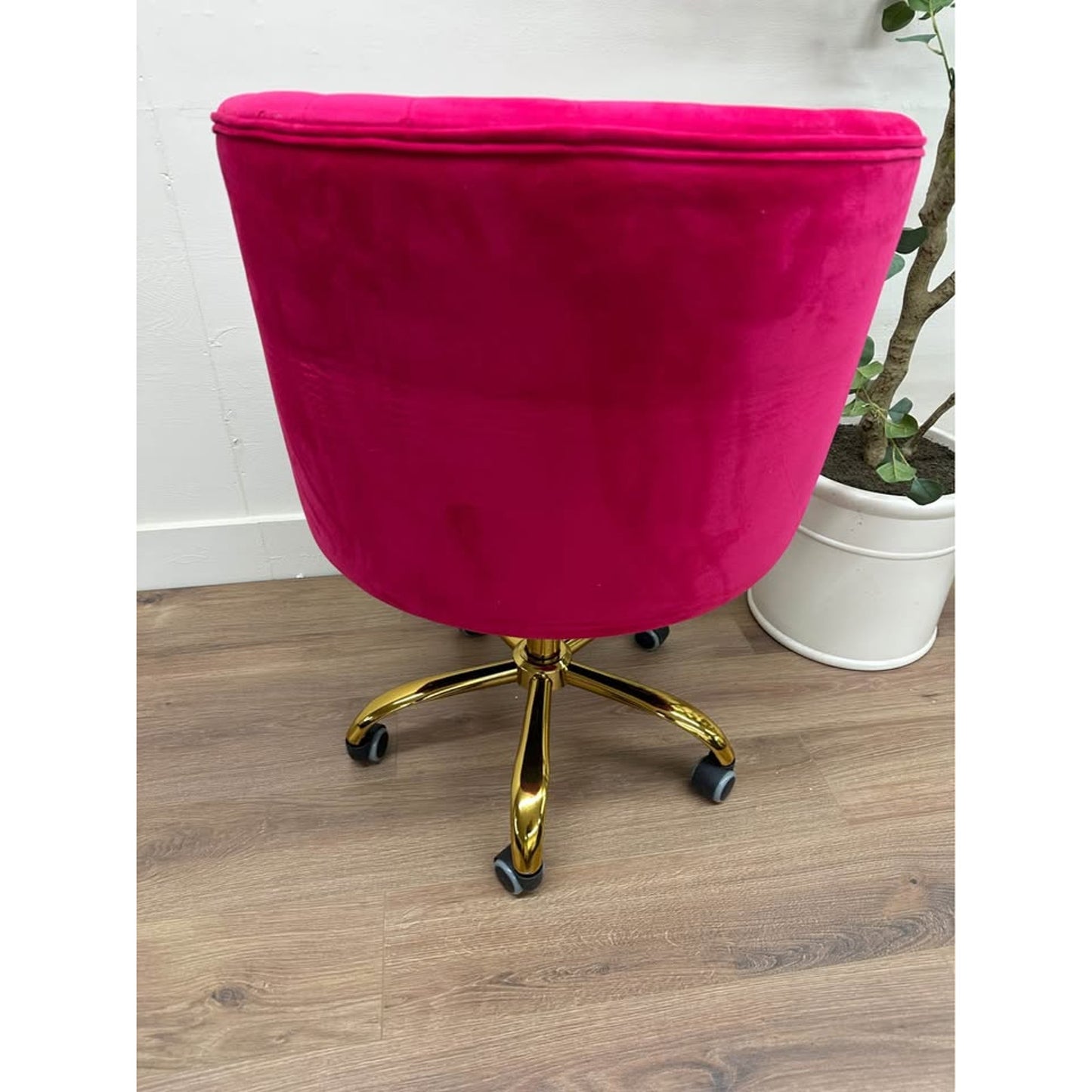 Lydia Task Chair-FUSHIA Hot Pink Gold Office Rolling Chair Tufted Barrel New Karat Home