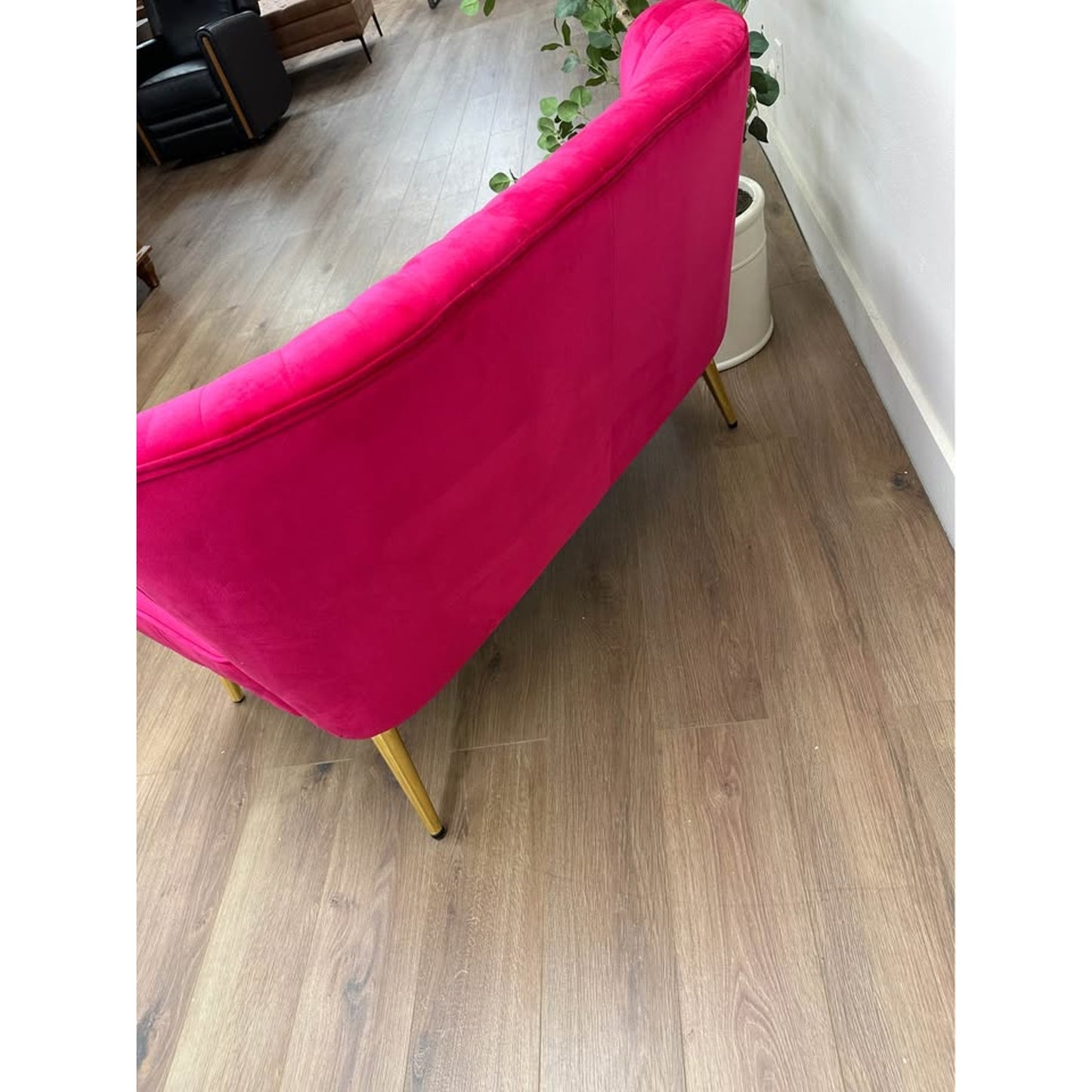 Monica Loveseat-FUCHSIA Hot Pink Velvet Fabric  Gold Legs Bench NEW