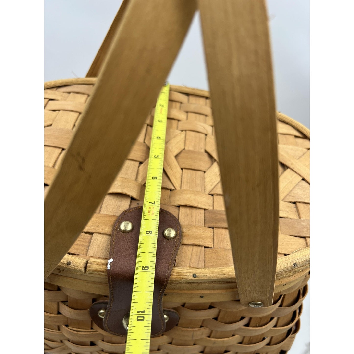 Woven Wood Splint Picnic Basket Tote Hinged Lid Lined Leather Strap Handles