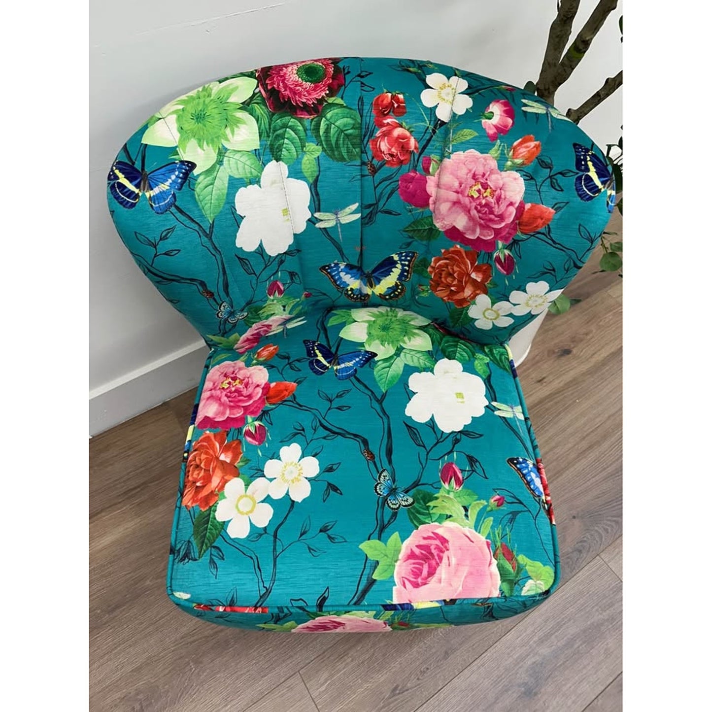 Amata Side Chair-Blue Floral Butterflies Anthro Style Gold Legs Vanity Chair Scalloped New Karat