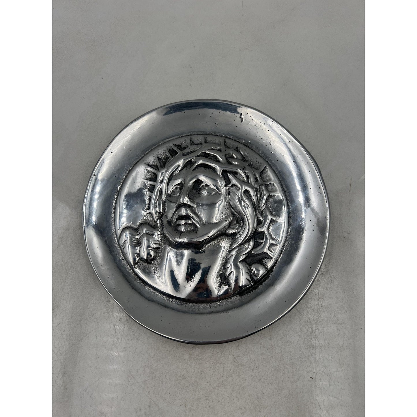 Jesus Christ Crown of Thorns Round Metal Relief Wall Plaque Silver Tone Hanging