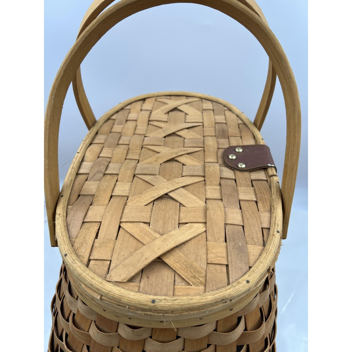 Woven Wood Splint Picnic Basket Tote Hinged Lid Lined Leather Strap Handles